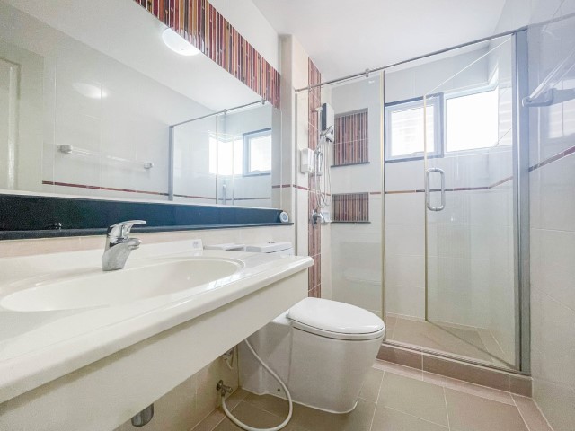 *****ทาวน์โฮมมือสอง ม.ชวนชื่นโมดัส วิภาวดี เนื้อที่กว้างขวางมากถึงเกือบ 25 ตร.ว. ฟังก์ชัน 3 ห้องนอน 3 ห้องน้ำ หน้าบ้านจอดรถได้ 2 คัน บ้านสไตล์ Home Office บนทำเลแห่งการเดินทาง ใกล้ฟิวเจอร์พาร์ค รังสิต และทางด่วน "อุตราภิมุข" ในราคาคุ้มสุดในย่าน!